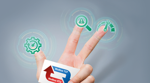 Grå bakgrund med en hand som håller upp tre fingrar. På fingertopparna syns tre digitala ikoner.